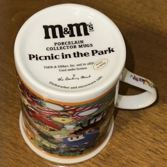 4 Danbury M&M's Collectors Mugs - Picture 2 of 16